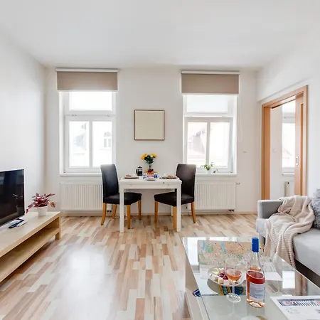Comfy With Bedroom Nook Apartment
