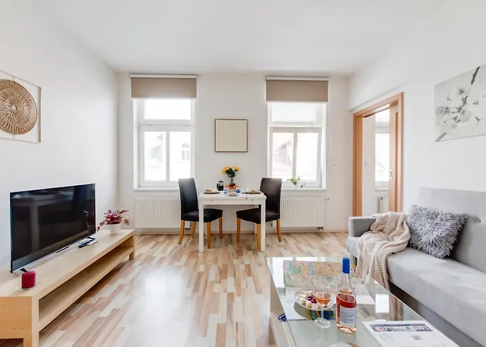 Comfy With Bedroom Nook Apartment